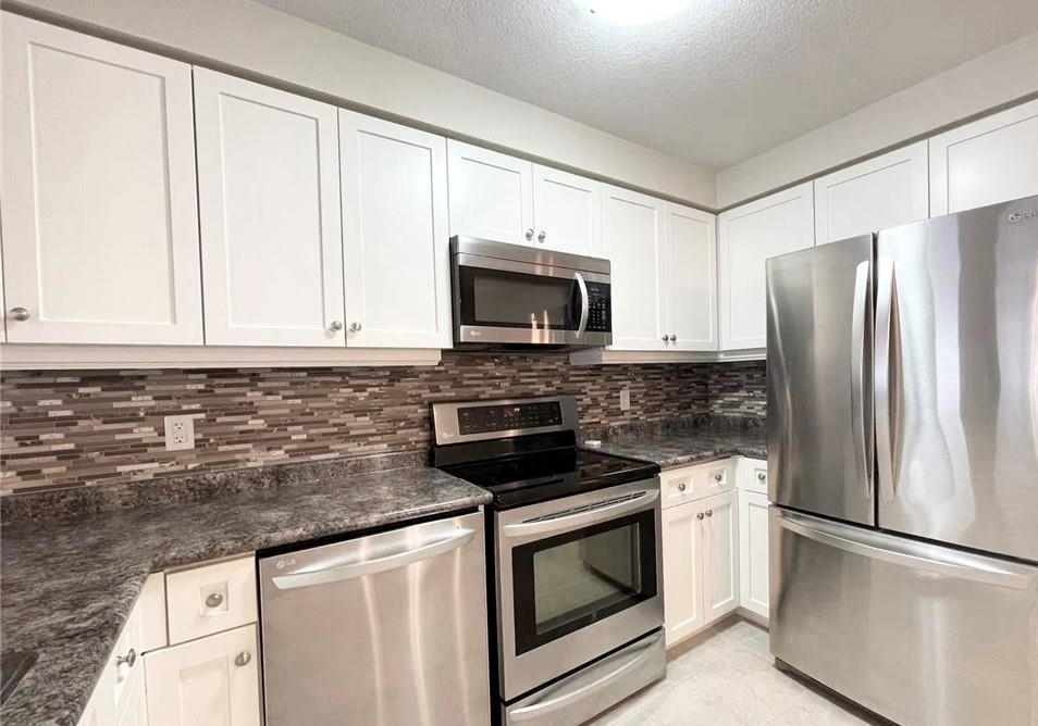 139-coopershawk-street-kitchener-ontario-40840575