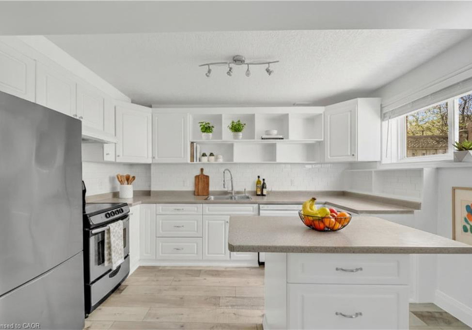 347-keewatin-avenue-kitchener-ontario-40840596