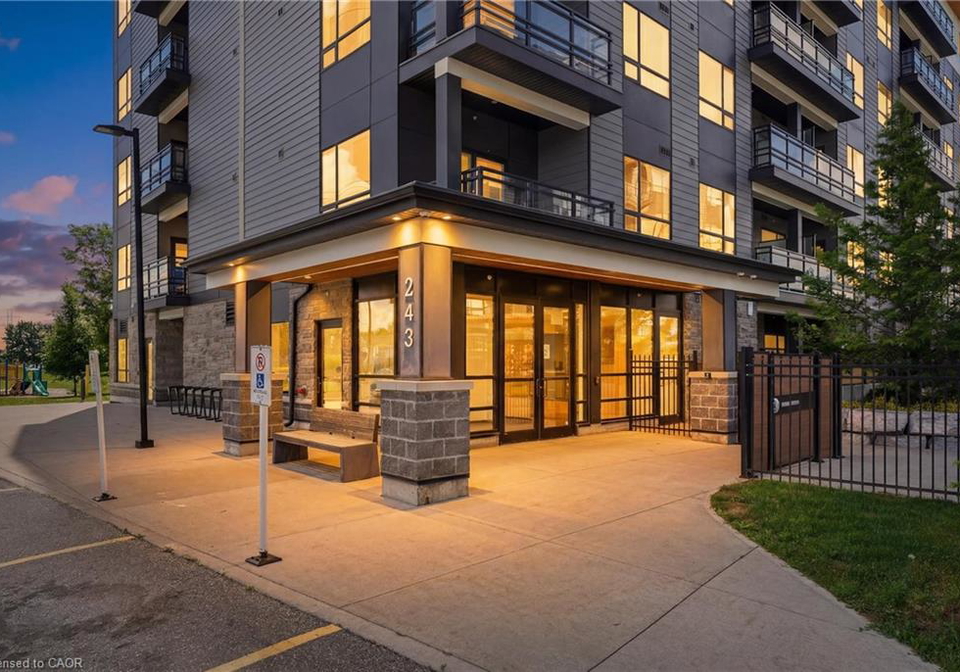 243-northfield-drive-e-waterloo-ontario-40840599