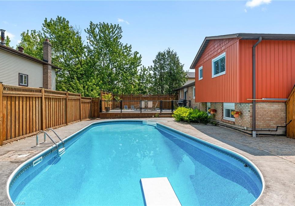 25-burke-drive-caledonia-ontario-40840657