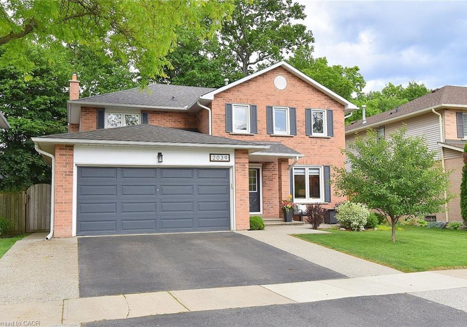 2039-hunters-wood-drive-burlington-ontario-40840670