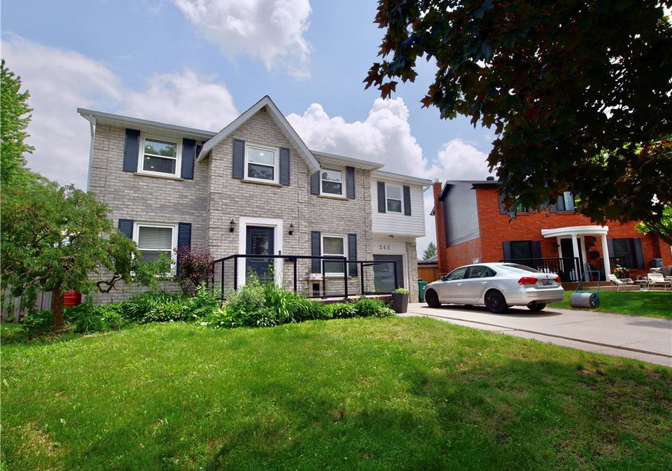 243-rosebank-place-kitchener-ontario-40840693