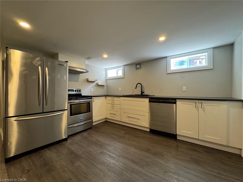 54-cambridge-avenue-kitchener-ontario-40840703