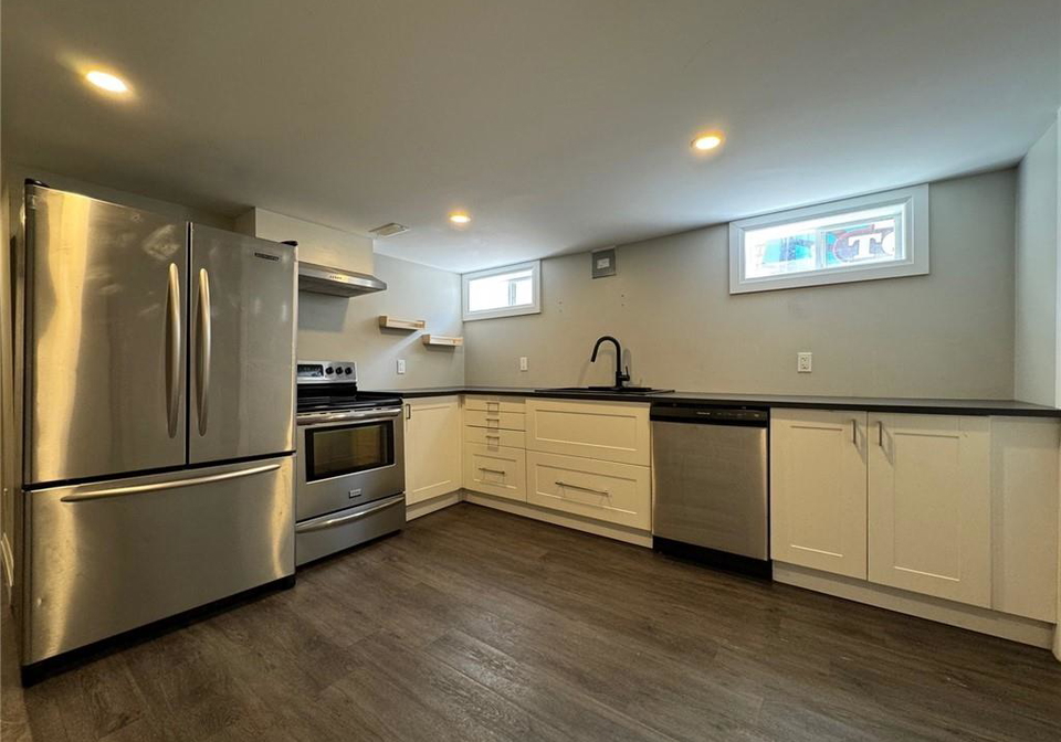 54-cambridge-avenue-kitchener-ontario-40840703