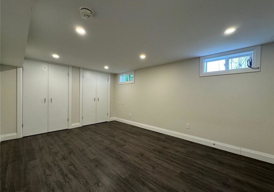 54-cambridge-avenue-kitchener-ontario-40840703