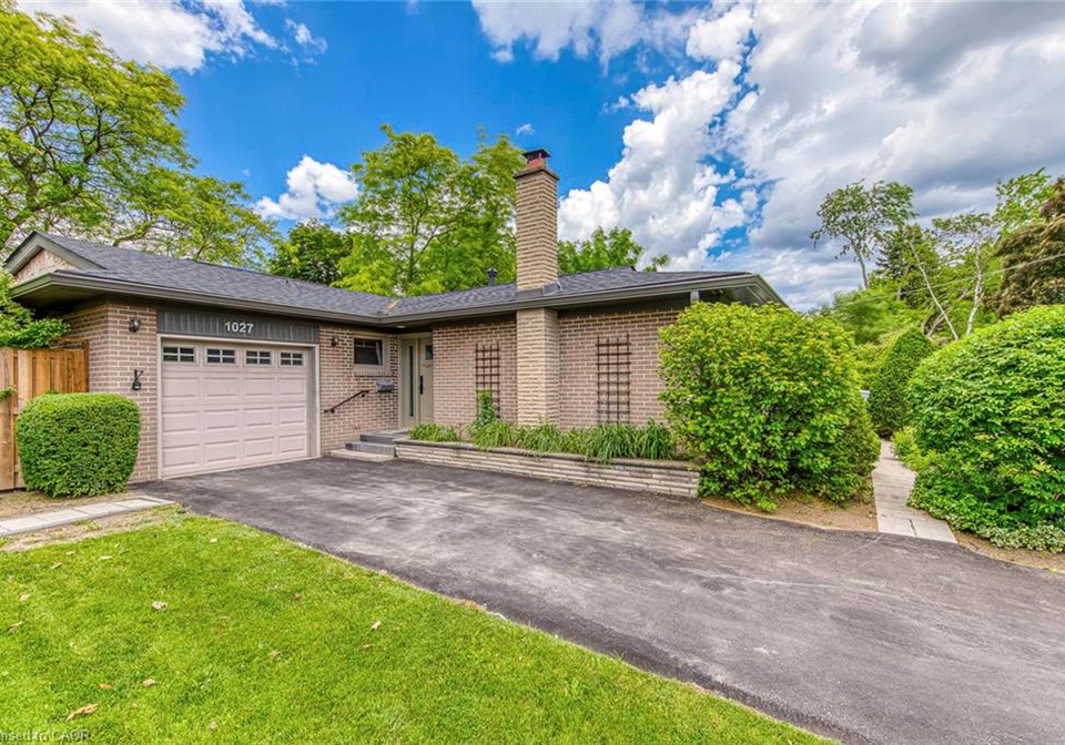 1027-argus-drive-mississauga-ontario-40840723
