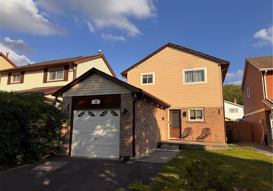 19-dalzell-avenue-brampton-ontario-40840726