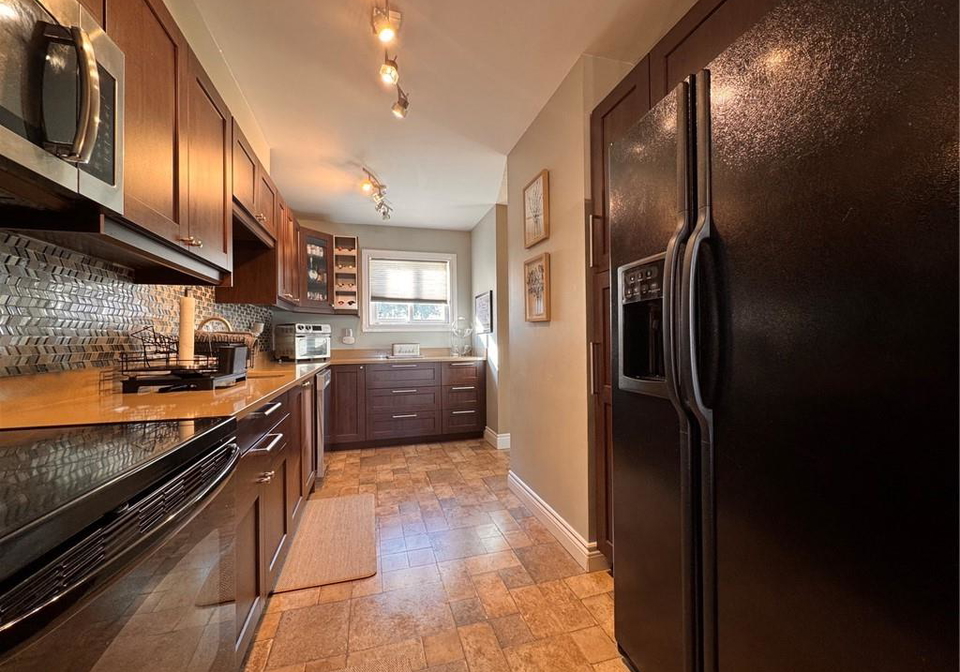 19-dalzell-avenue-brampton-ontario-40840726