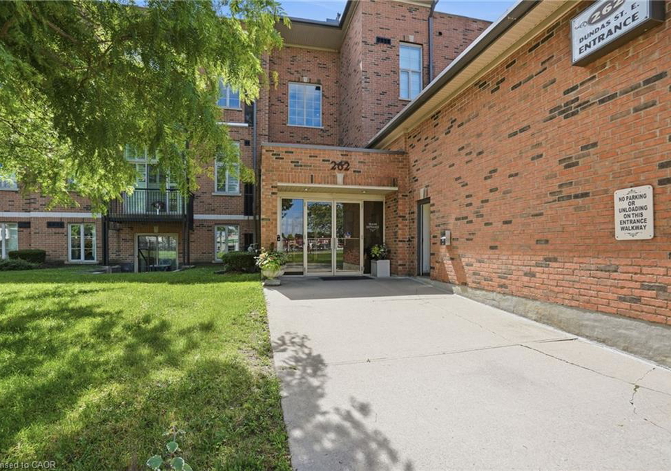 262-dundas-street-e-waterdown-ontario-40840739
