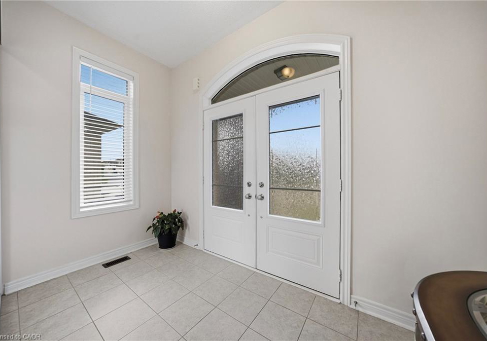 12-oldham-avenue-paris-ontario-40840796