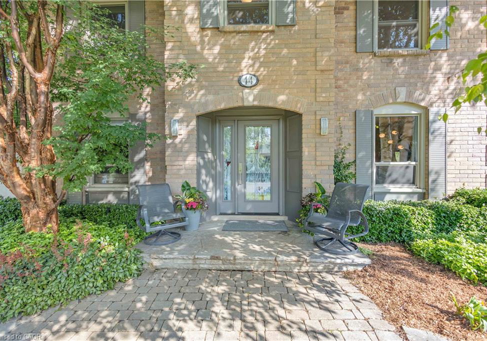 44-hammill-court-ancaster-ontario-40840855