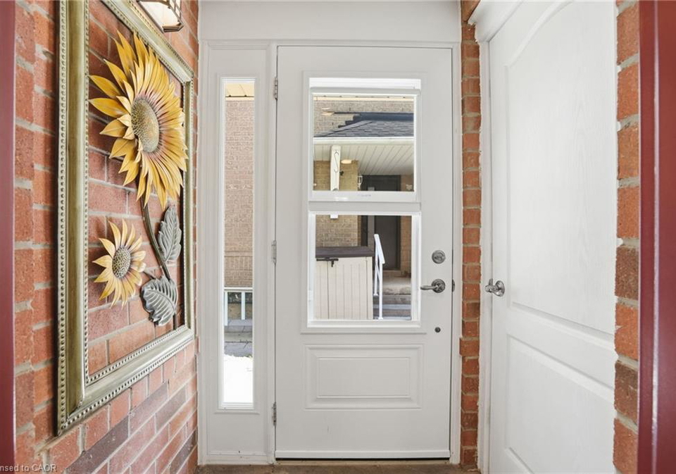 174-fellowes-crescent-waterdown-ontario-40840867