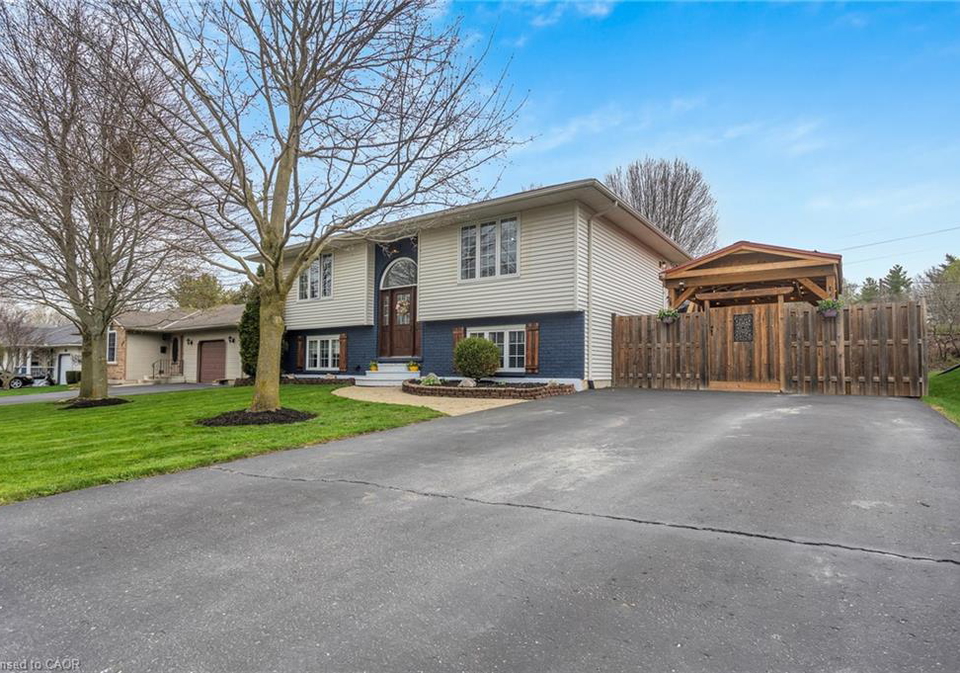 22-lorraine-avenue-tillsonburg-ontario-40840946