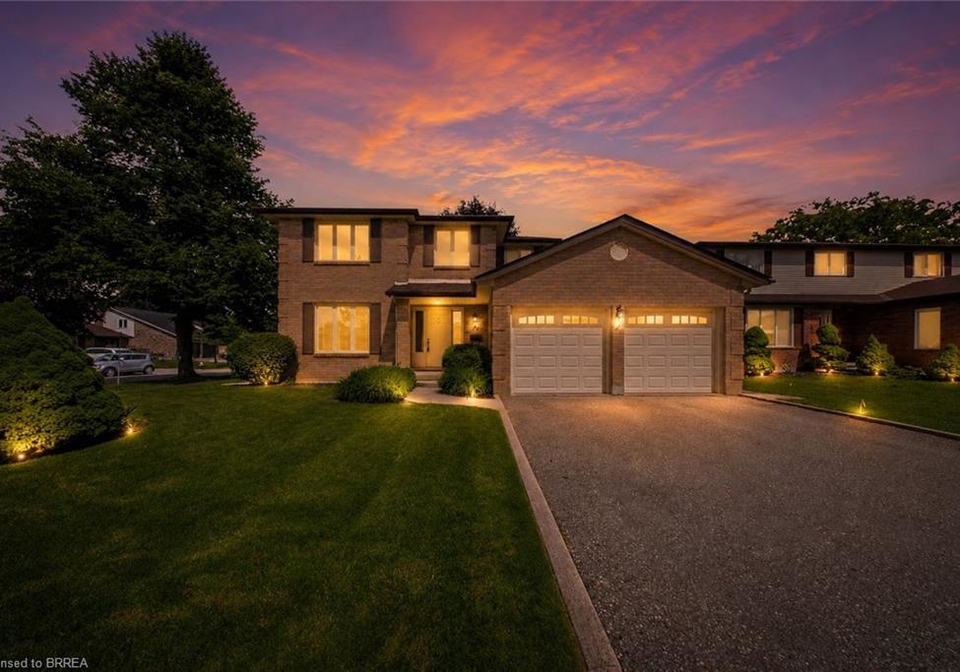 22-colonial-crescent-brantford-ontario-40840969