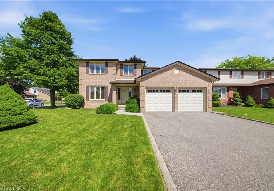 22-colonial-crescent-brantford-ontario-40840969
