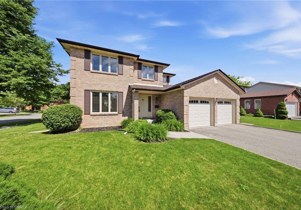 22-colonial-crescent-brantford-ontario-40840969