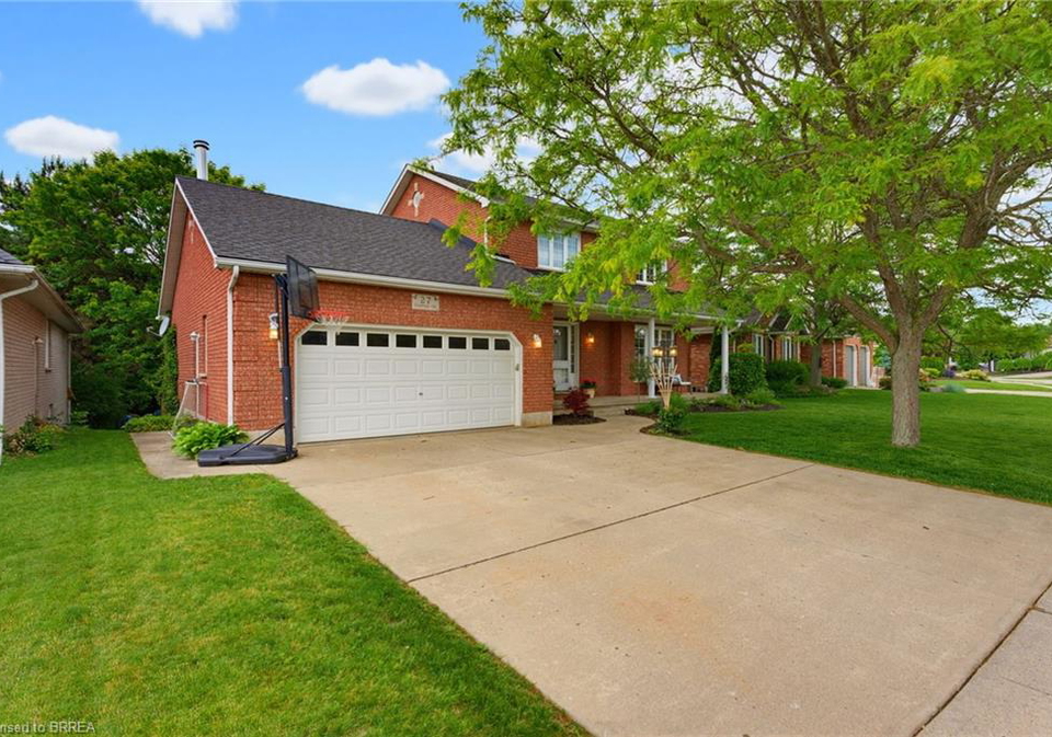 27-hampton-court-st-george-ontario-40840973
