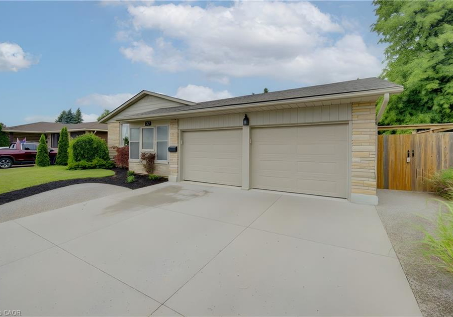 127-strathcona-crescent-kitchener-ontario-40840981