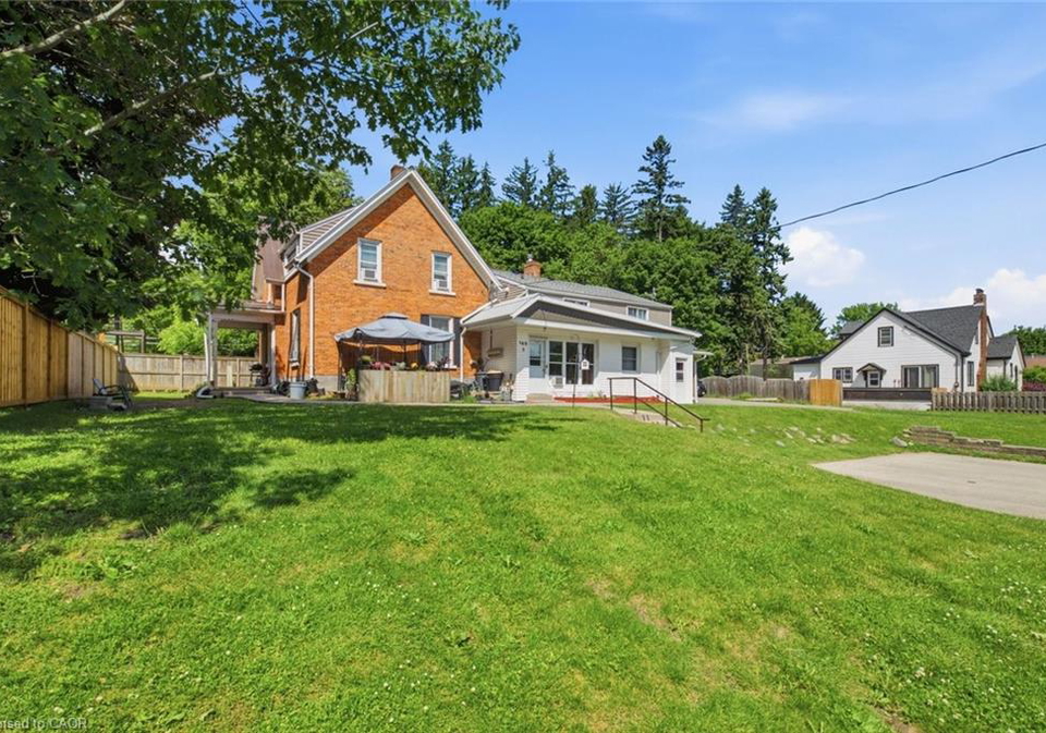 160-queen-street-simcoe-ontario-40841019