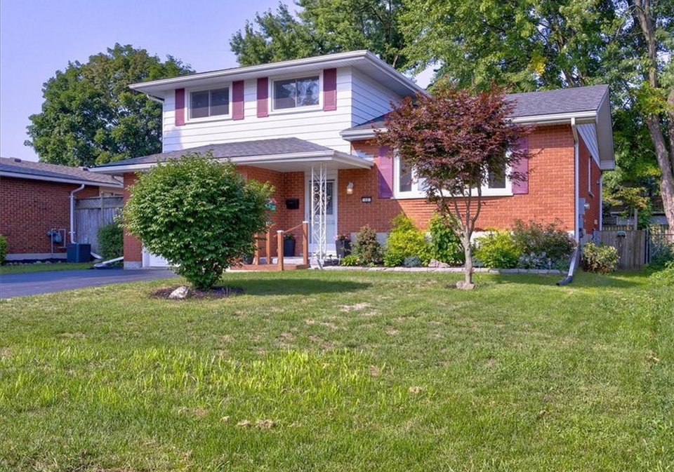 12-miller-crescent-simcoe-ontario-40841063