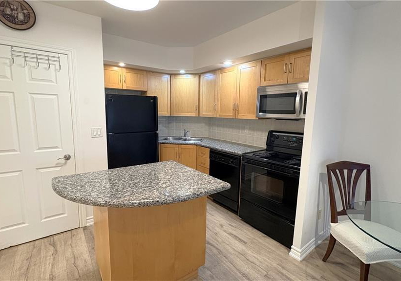 250-wellington-street-w-toronto-ontario-40841072