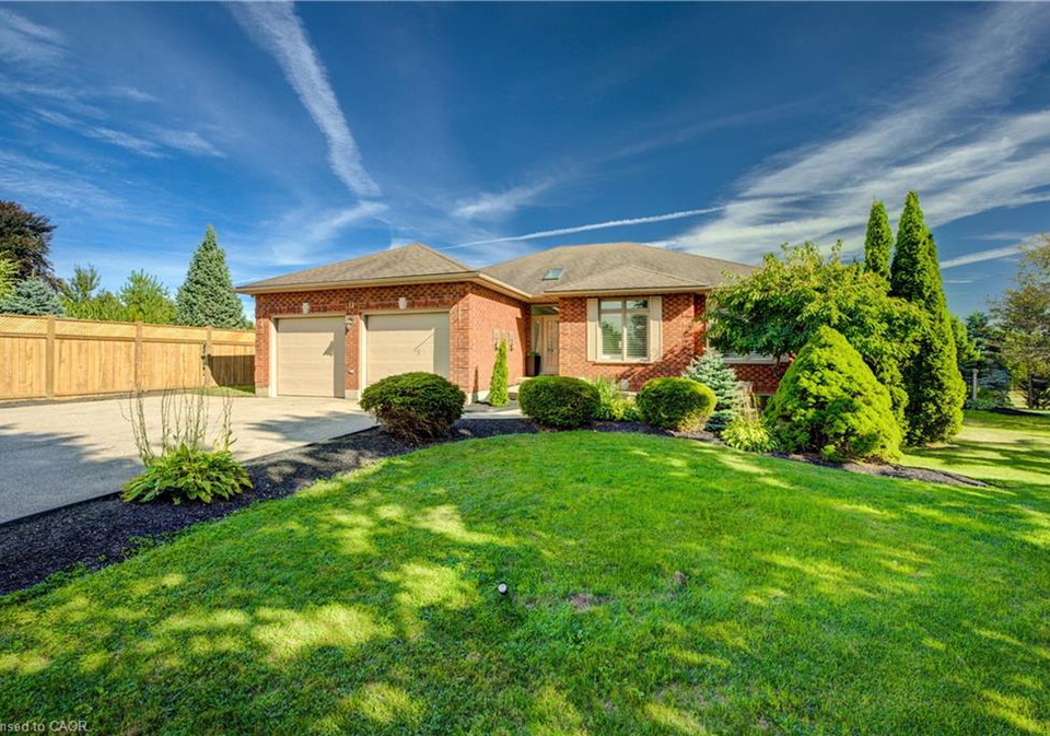 11-cecil-kennedy-court-petersburg-ontario-40841088