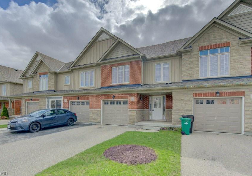 12-freer-drive-ayr-ontario-40841131