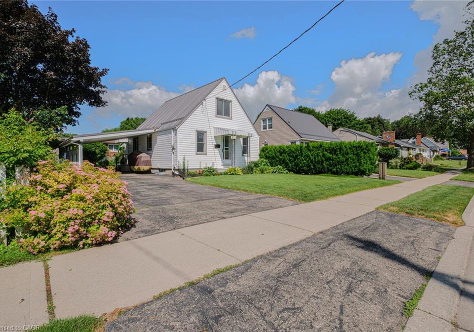 124-orchard-avenue-simcoe-ontario-40841179