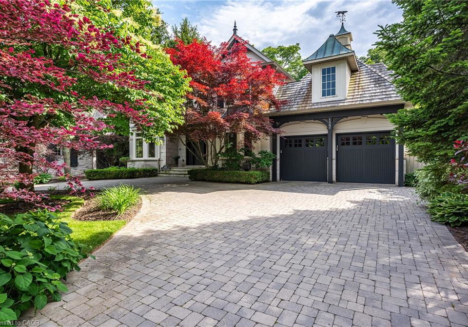 122-lisonally-court-oakville-ontario-40841183