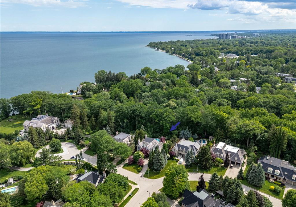 122-lisonally-court-oakville-ontario-40841183