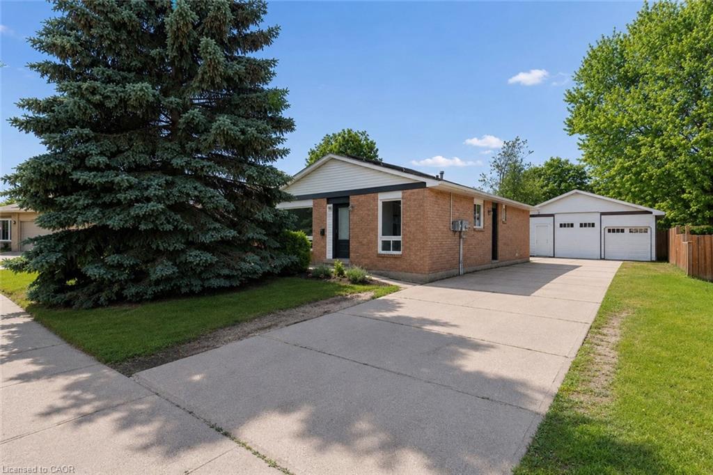 96-pathfinder-crescent-kitchener-ontario-40841220