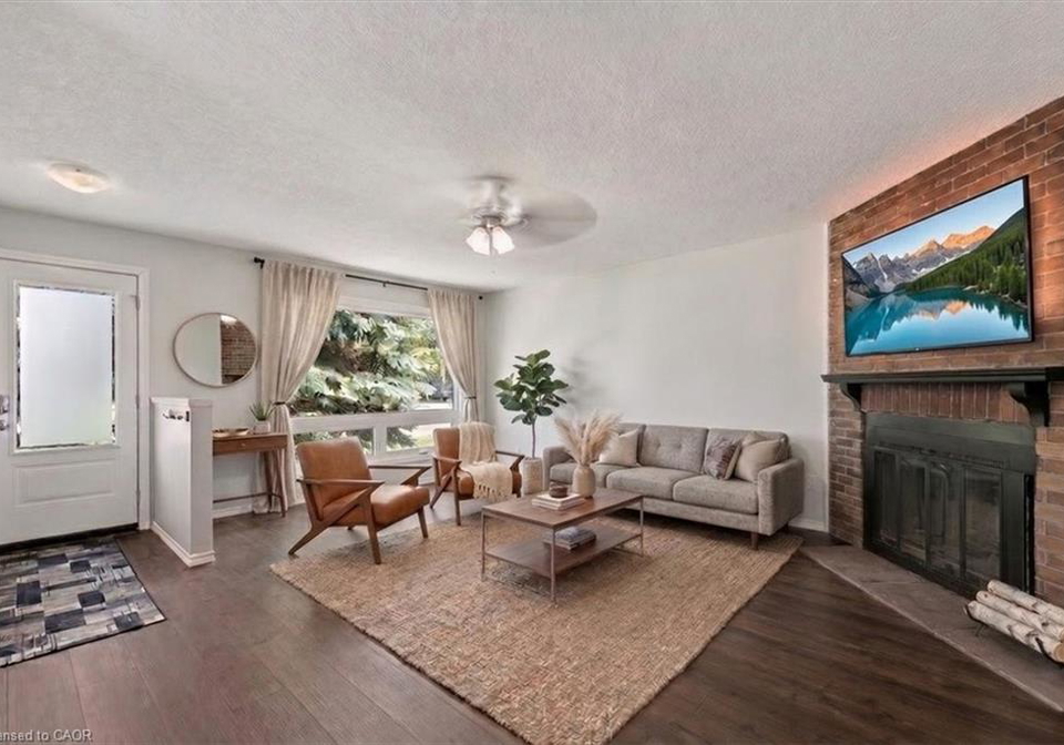 96-pathfinder-crescent-kitchener-ontario-40841220