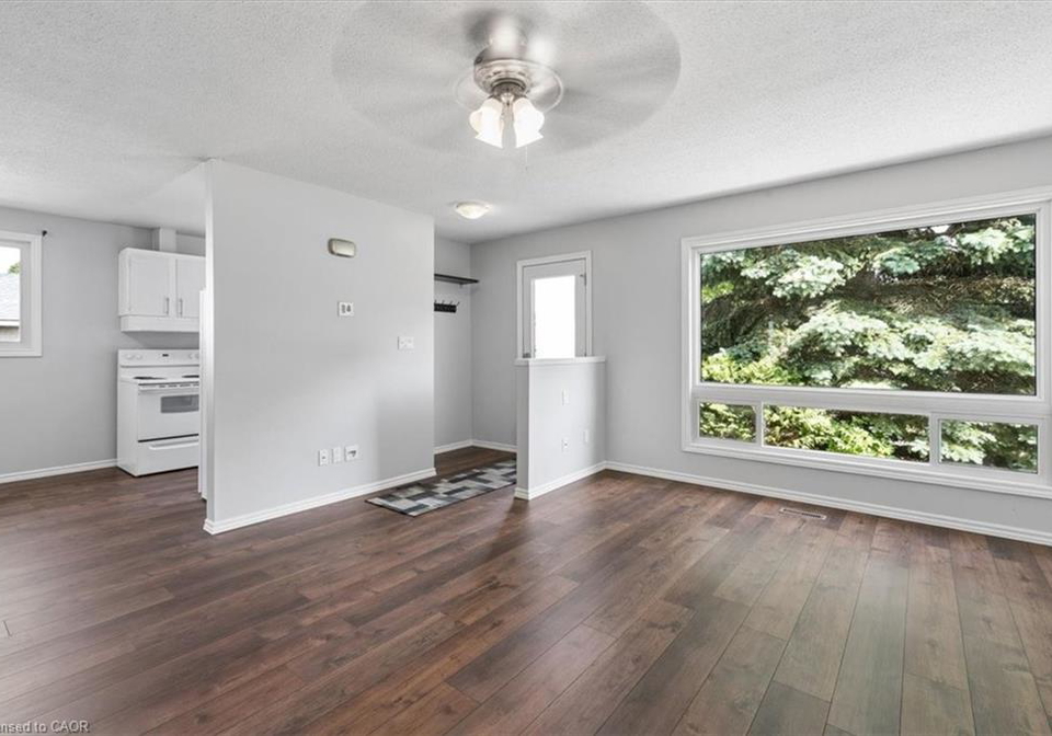 96-pathfinder-crescent-kitchener-ontario-40841220