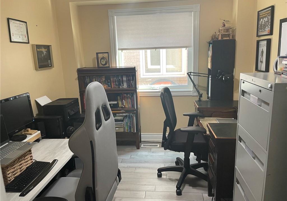 30-hollybush-street-brampton-ontario-40841222