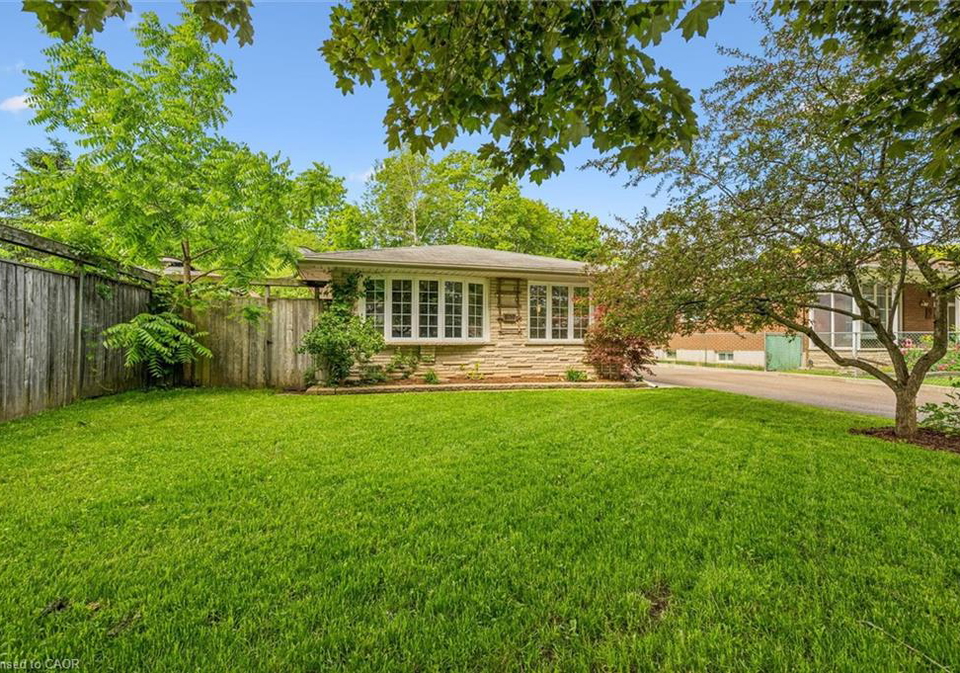 107-queenston-drive-kitchener-ontario-40841262