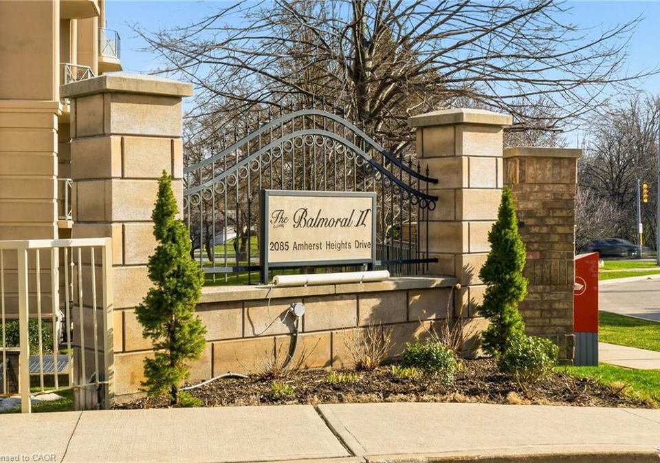 2085-amherst-heights-drive-burlington-ontario-40841304