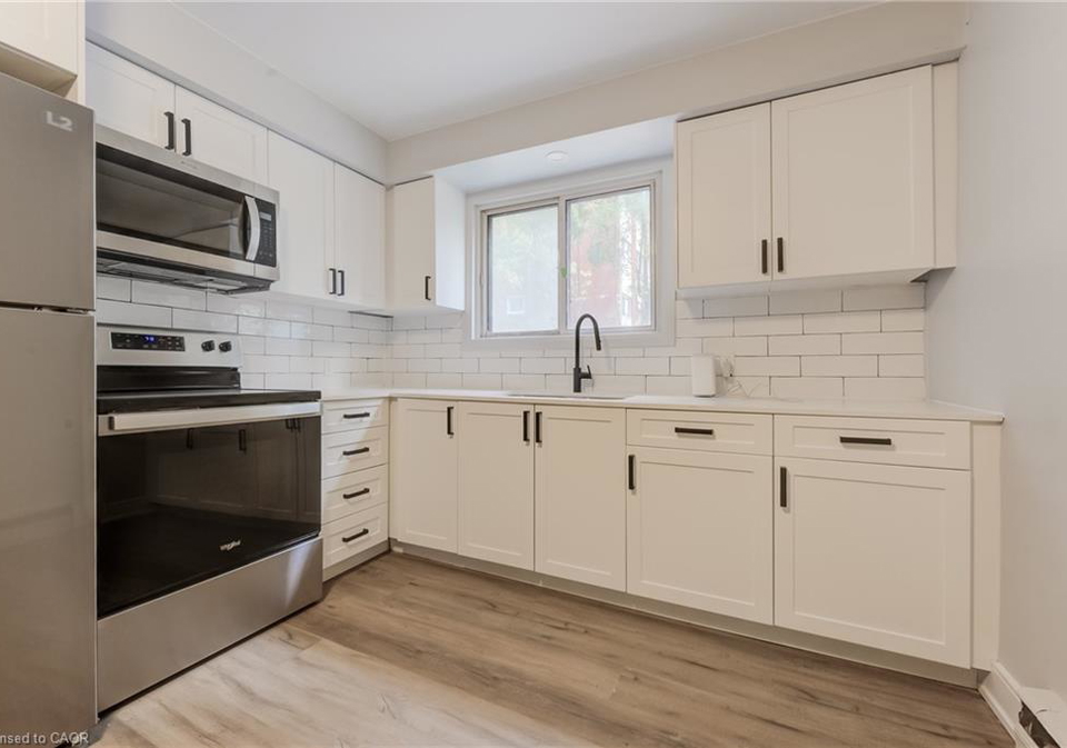 203-mausser-avenue-kitchener-ontario-40841315