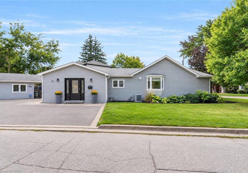 11-churchill-crescent-georgetown-ontario-40841525