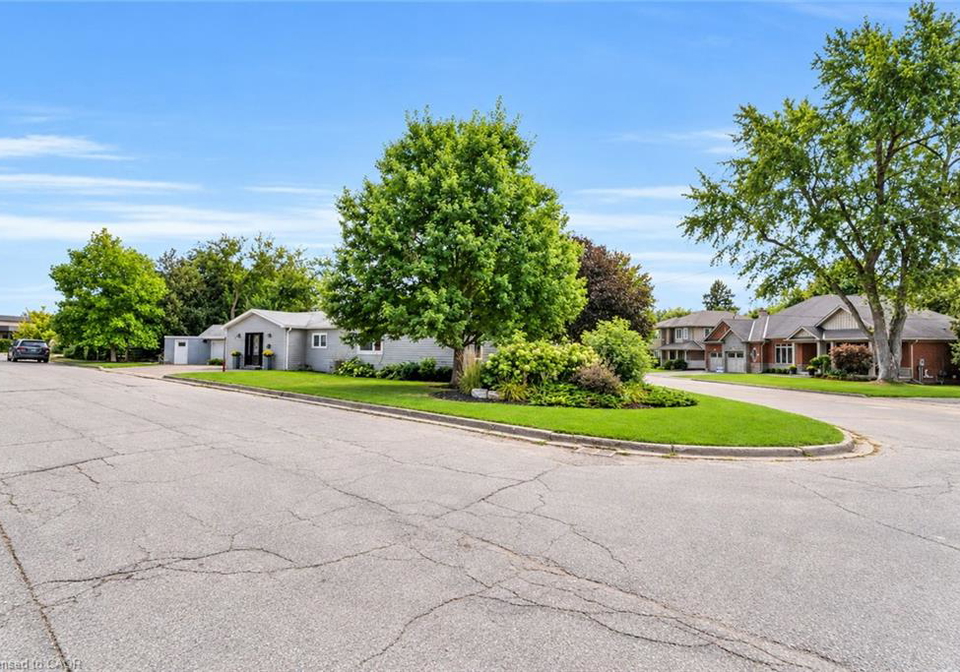 11-churchill-crescent-georgetown-ontario-40841525
