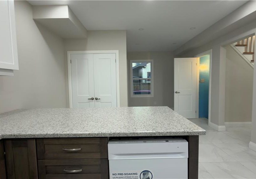 18-miehm-place-kitchener-ontario-40841641