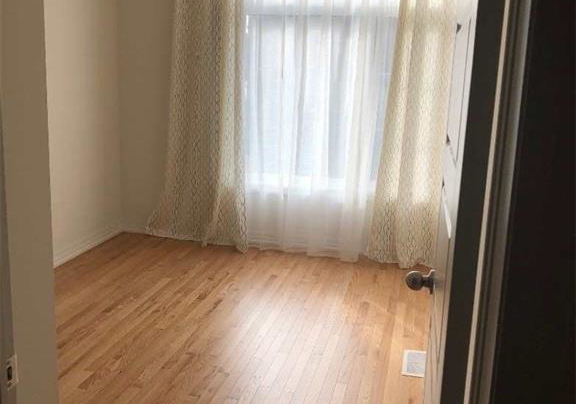 58-delano-way-newmarket-ontario-40841665