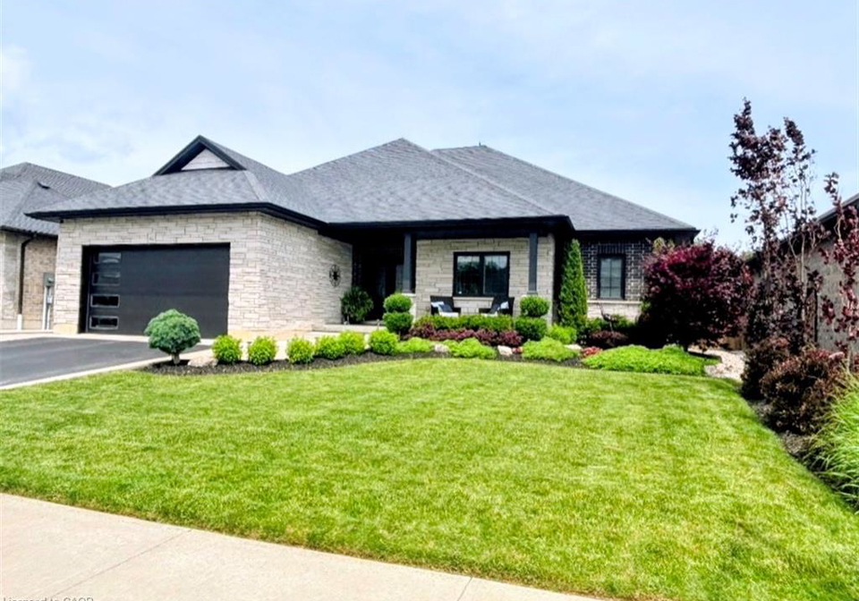 42-bluenose-drive-port-dover-ontario-40841676