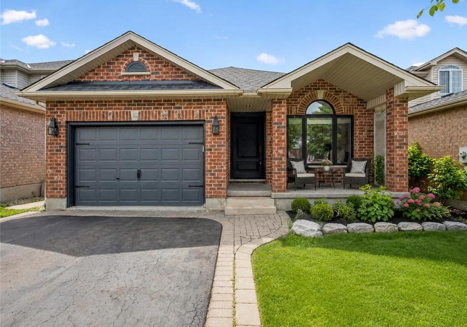 18-keys-crescent-guelph-ontario-40841677