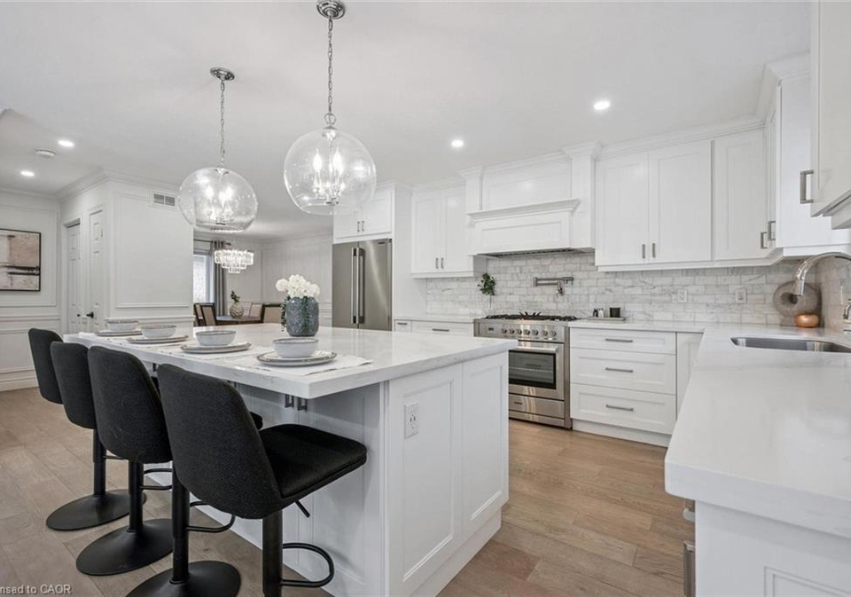 18-keys-crescent-guelph-ontario-40841677