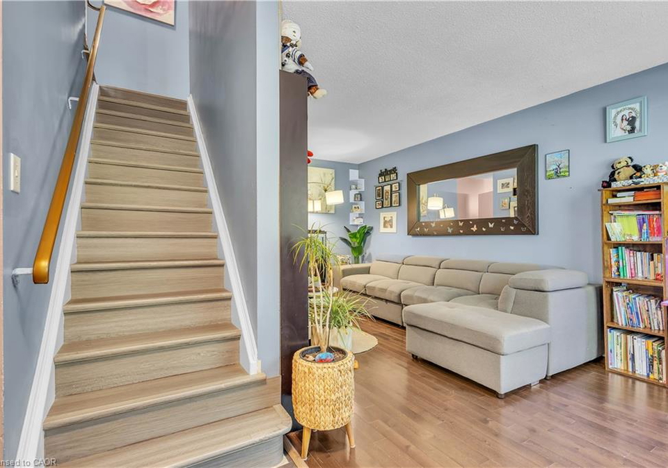 375-pioneer-drive-kitchener-ontario-40841758