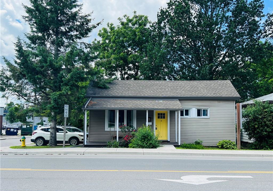 25-huron-street-woodstock-ontario-40841786