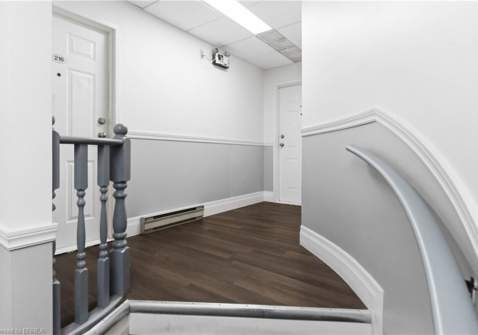 140-dalhousie-street-brantford-ontario-40841878