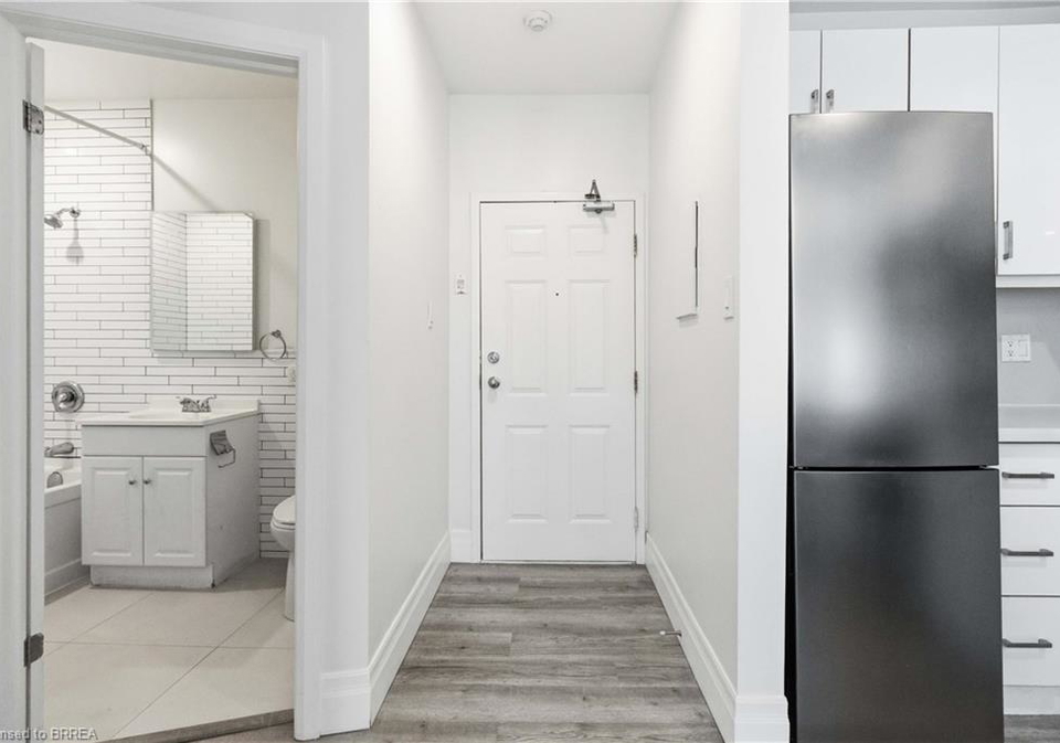 140-dalhousie-street-brantford-ontario-40841878