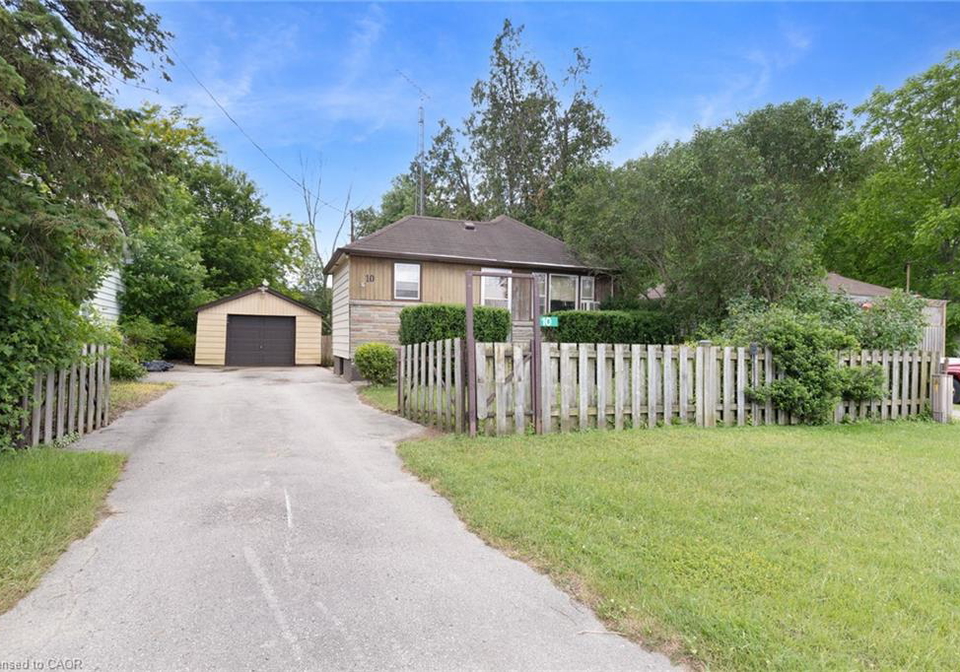 10-simcoe-street-delhi-ontario-40841949