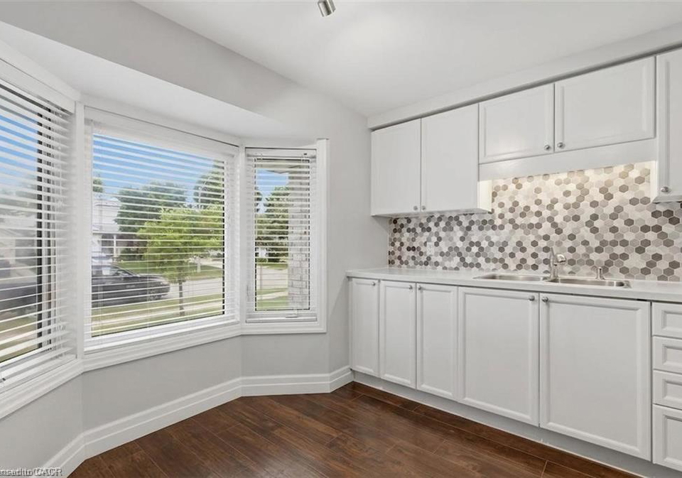 207-b-auburn-drive-waterloo-ontario-40842043